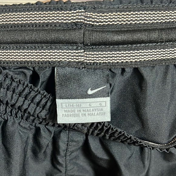 Nike Youth Black and White Athletic Basketball Shorts Boy Large (14-16) - Picture 3 of 5